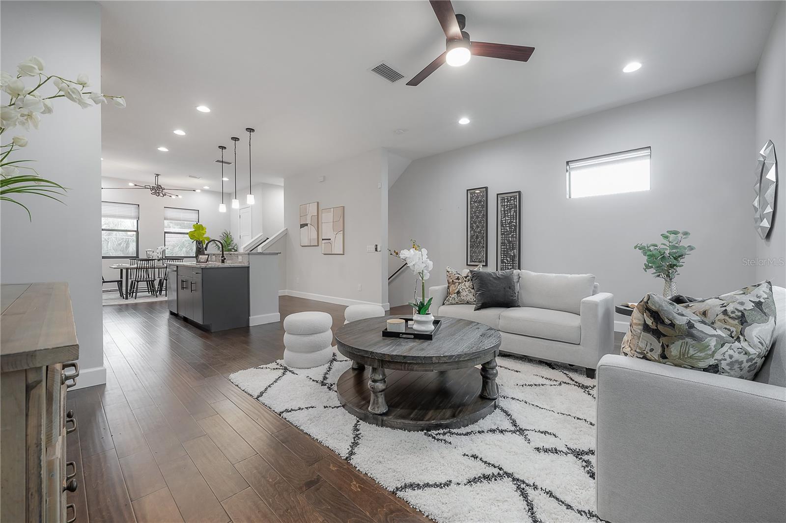 LAS AZOTEAS TWNHMS - Residential