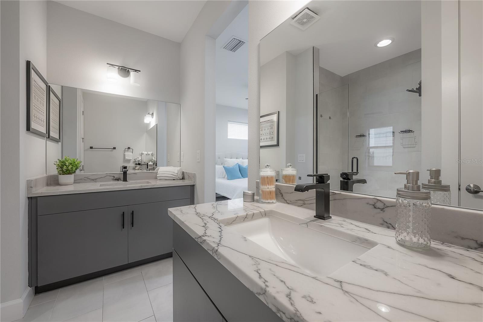 LAS AZOTEAS TWNHMS - Residential