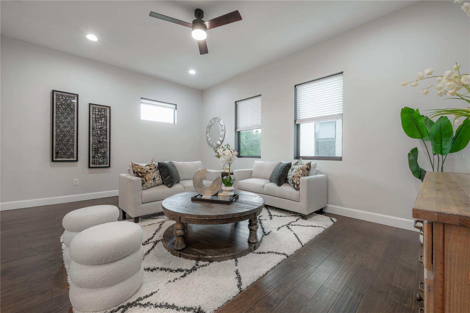 LAS AZOTEAS TWNHMS - Residential