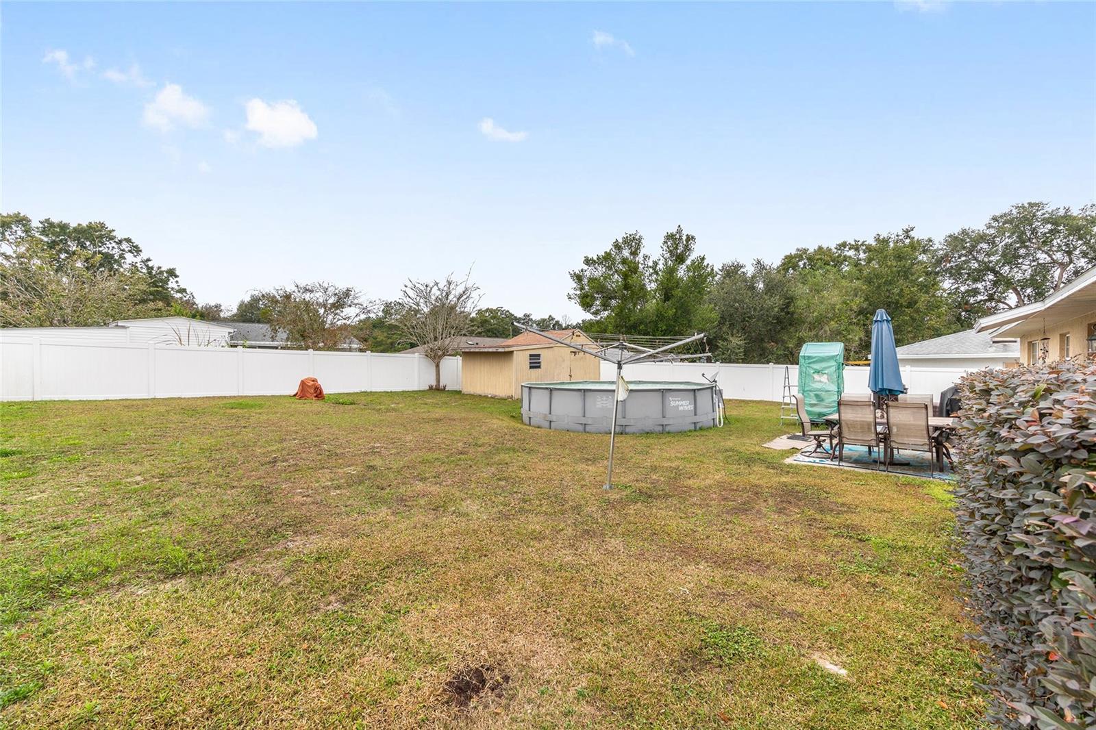 LAKE WEIR GARDENS - Residential