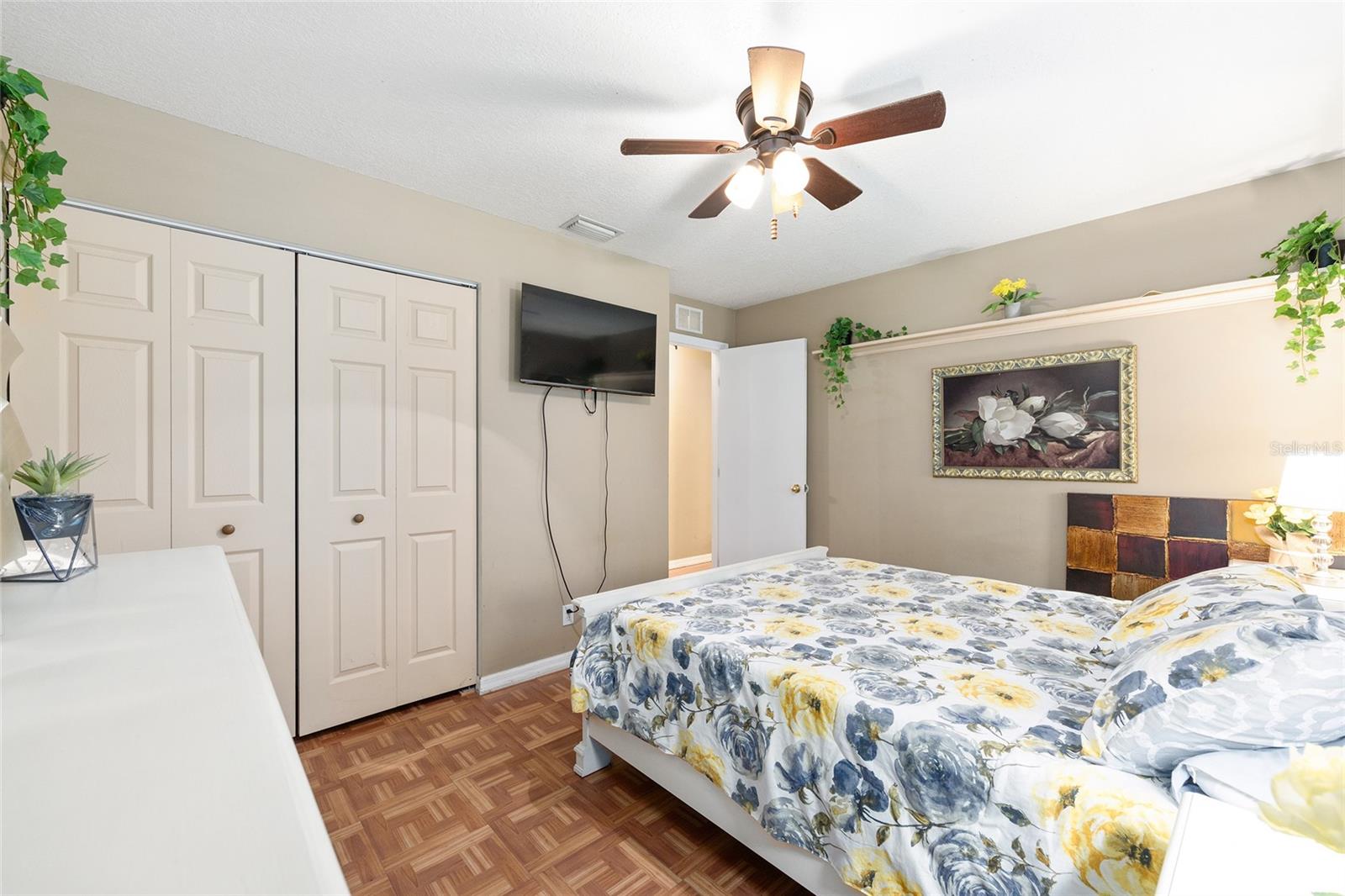 LAKE WEIR GARDENS - Residential