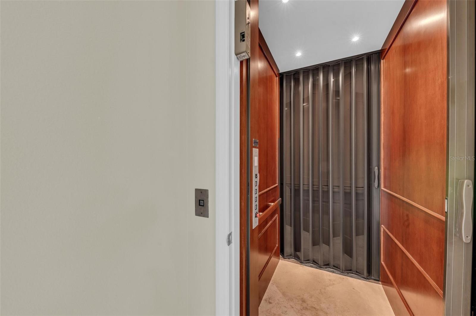 COUNTRY CLUB SHORES SEC 02 - Residential