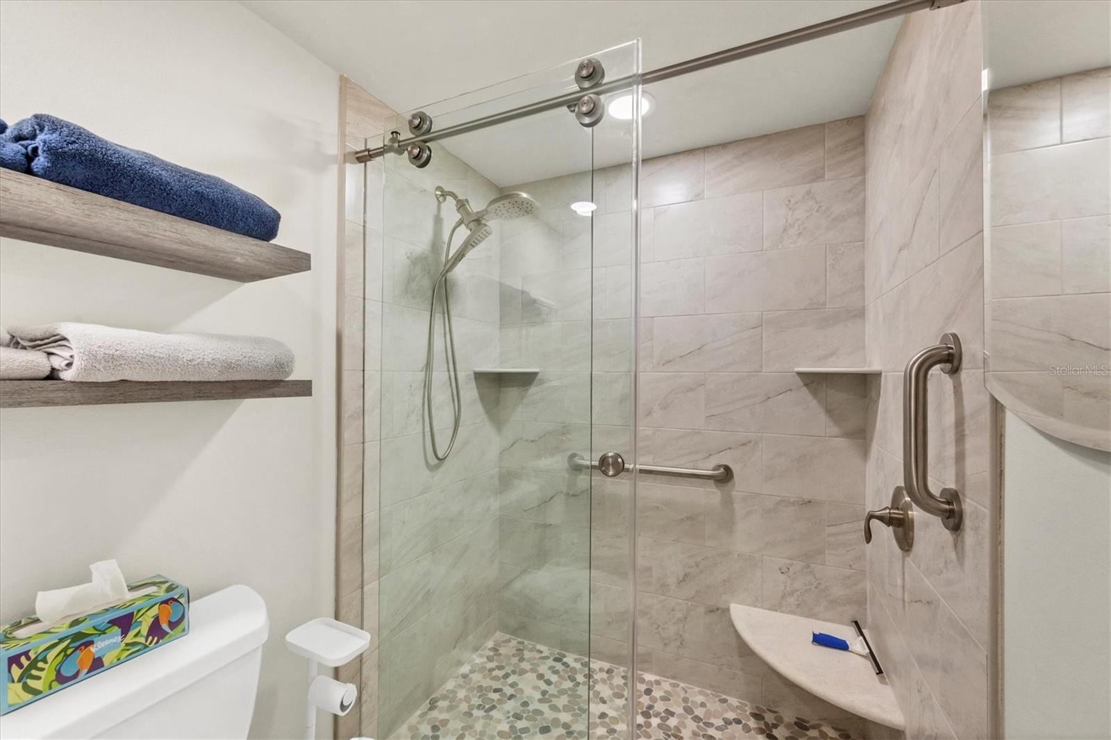 ENGLEWOOD SHORES - Residential