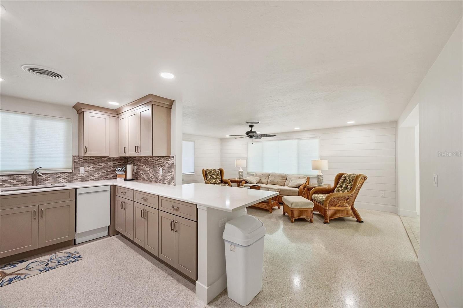 ENGLEWOOD SHORES - Residential