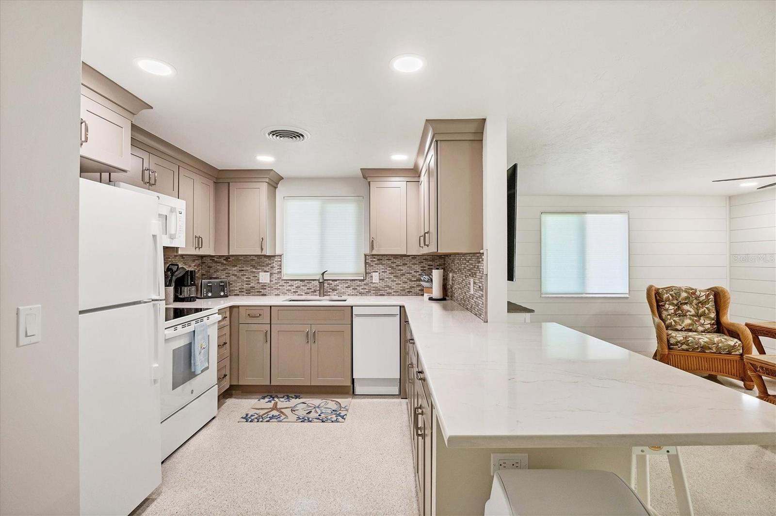 ENGLEWOOD SHORES - Residential