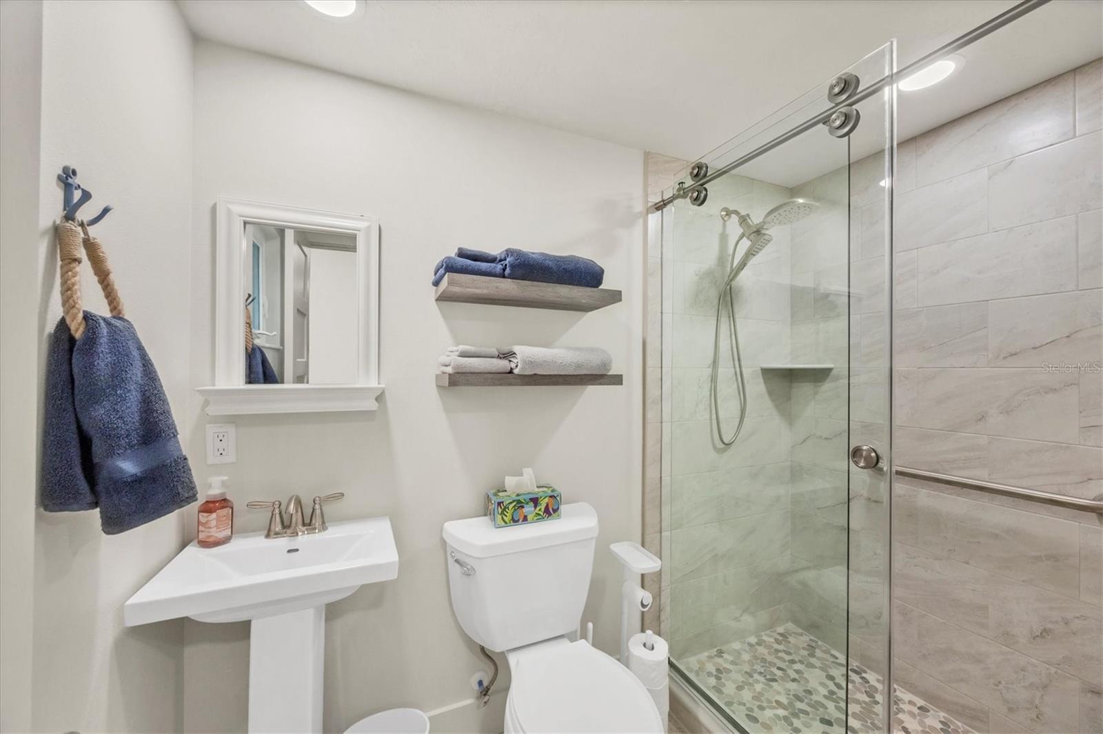 ENGLEWOOD SHORES - Residential