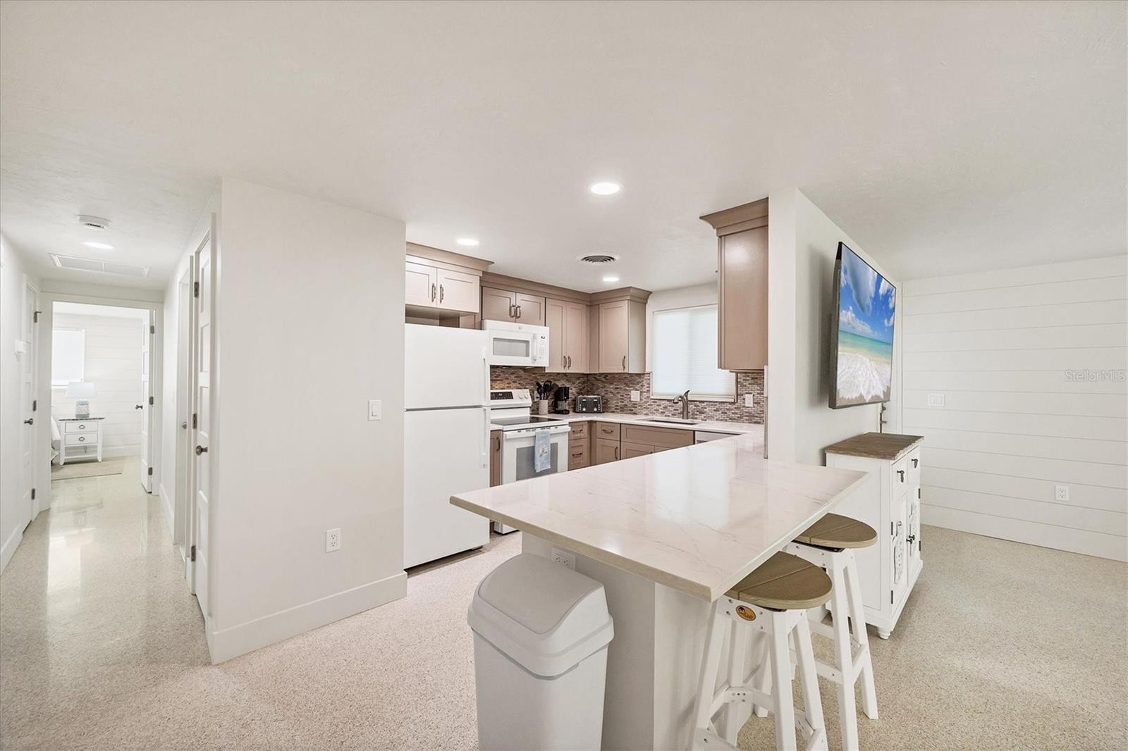 ENGLEWOOD SHORES - Residential