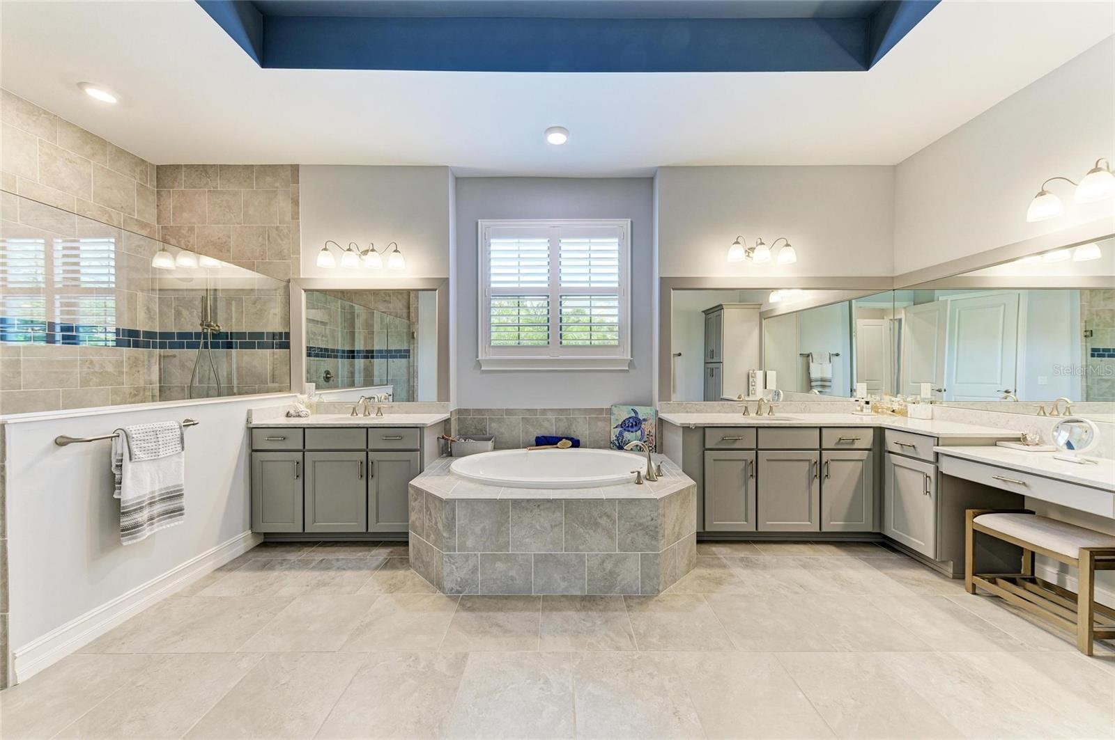 TOSCANA ISLES - Residential