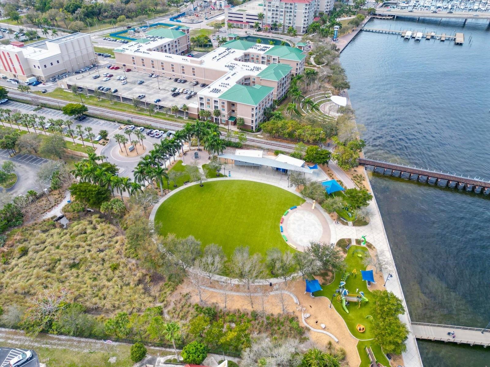 RIVER YACHT & RACQUET CLUB - Residential