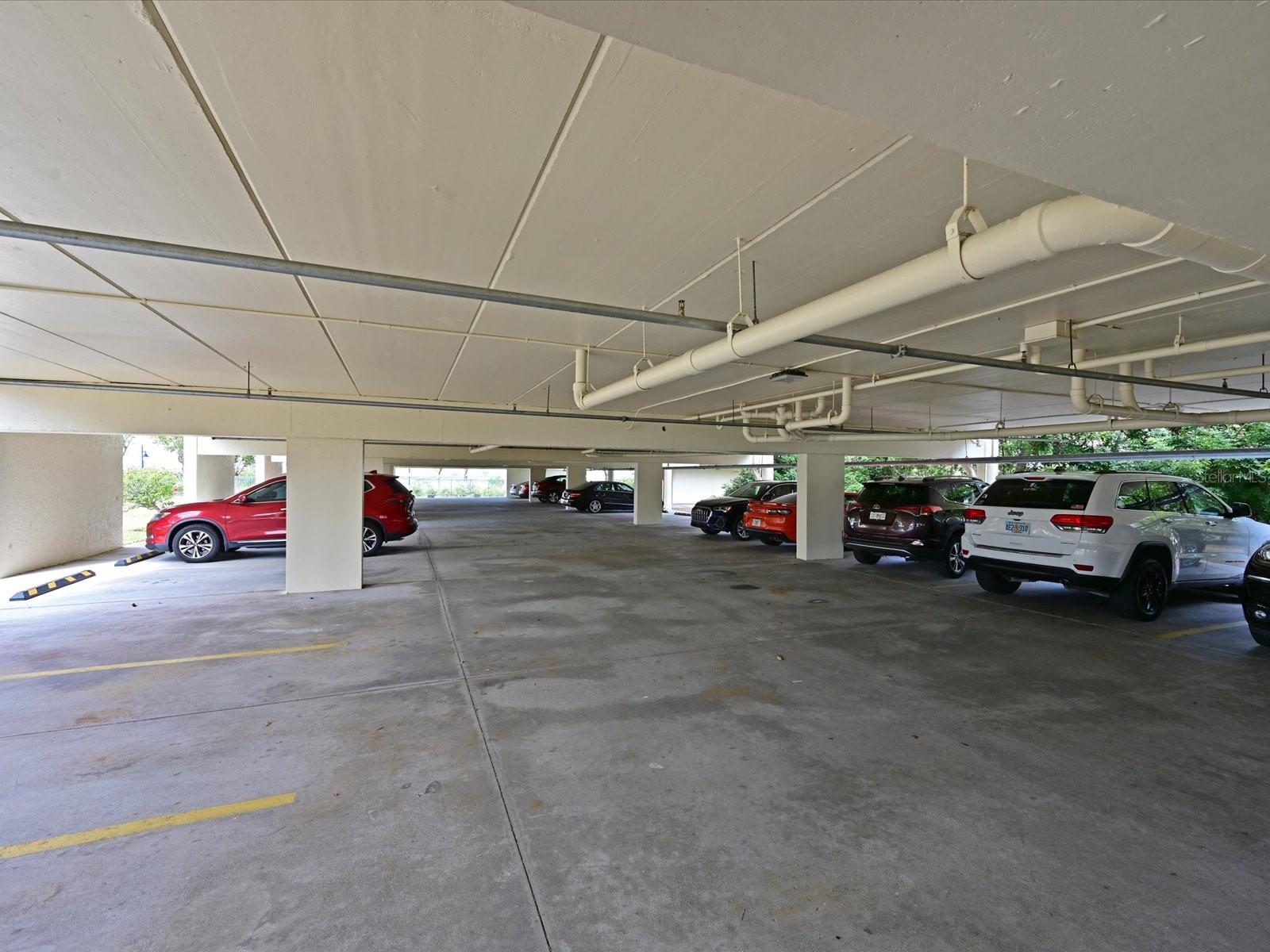 RIVER YACHT & RACQUET CLUB - Residential