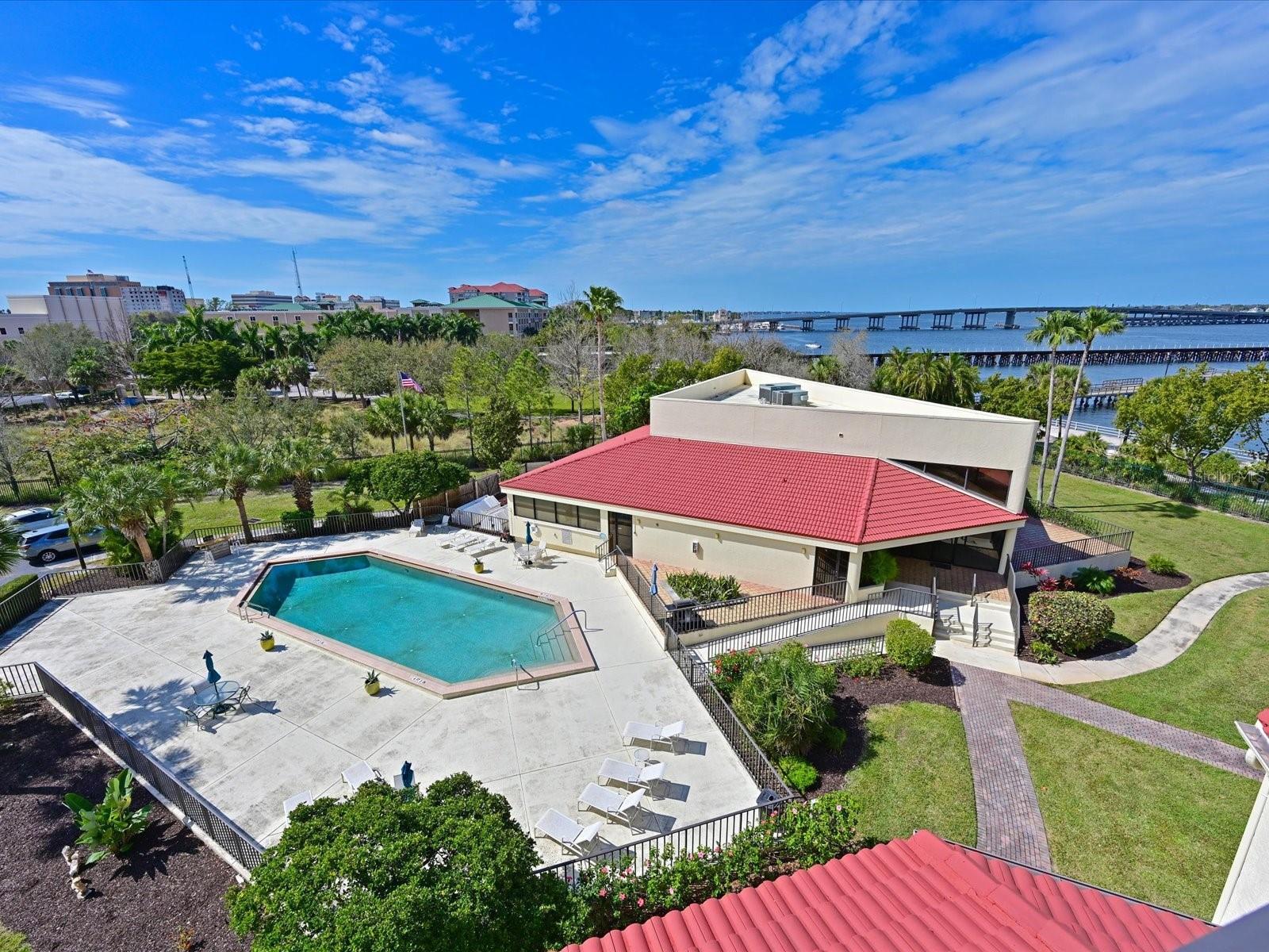 RIVER YACHT & RACQUET CLUB - Residential