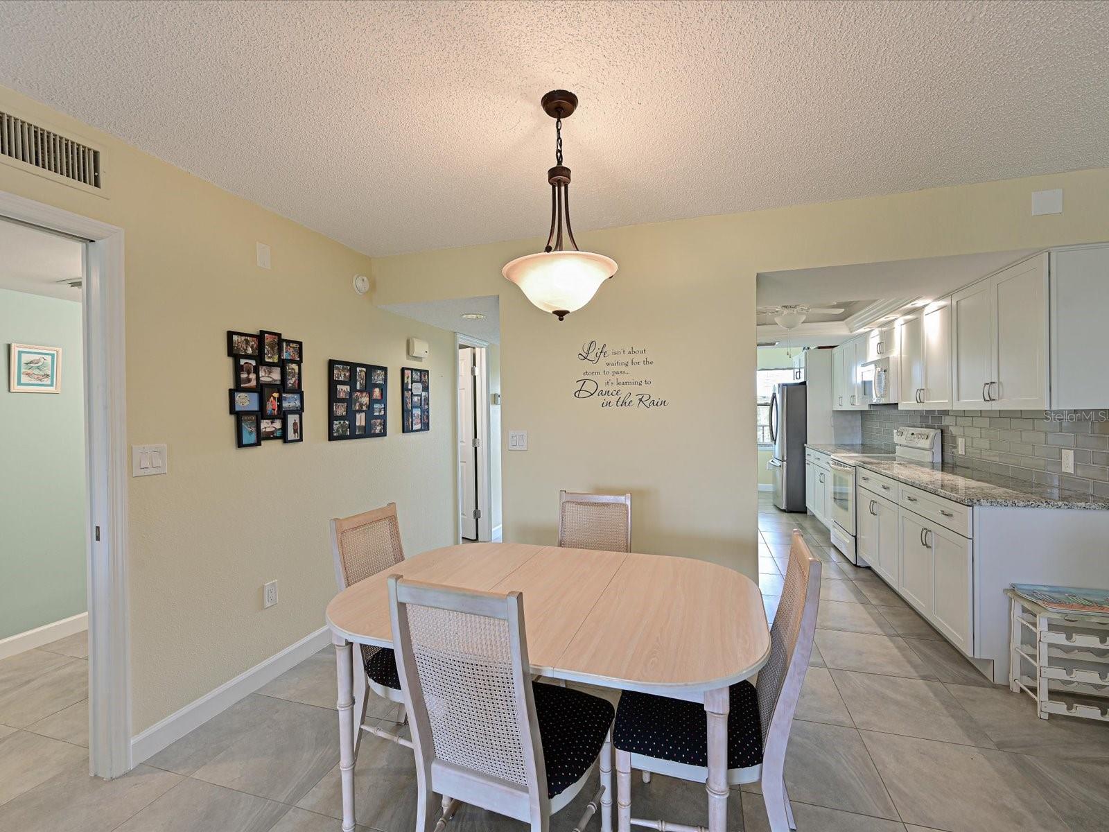 RIVER YACHT & RACQUET CLUB - Residential