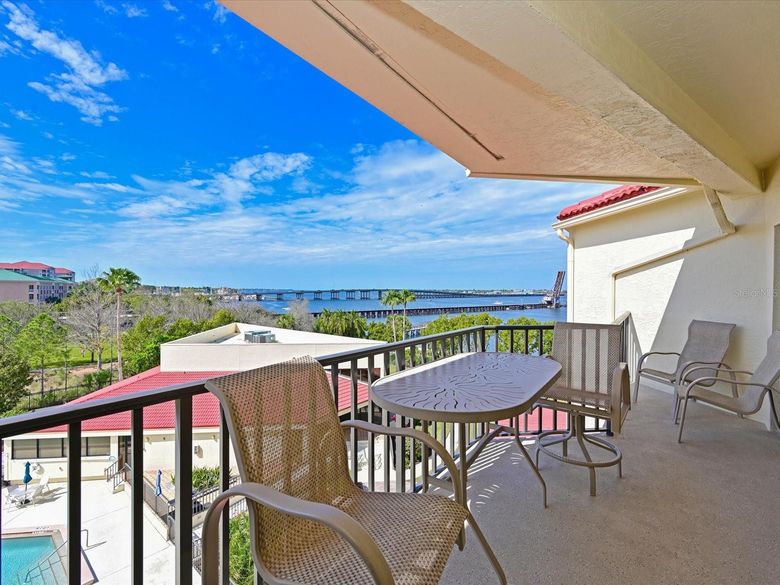 RIVER YACHT & RACQUET CLUB - Residential