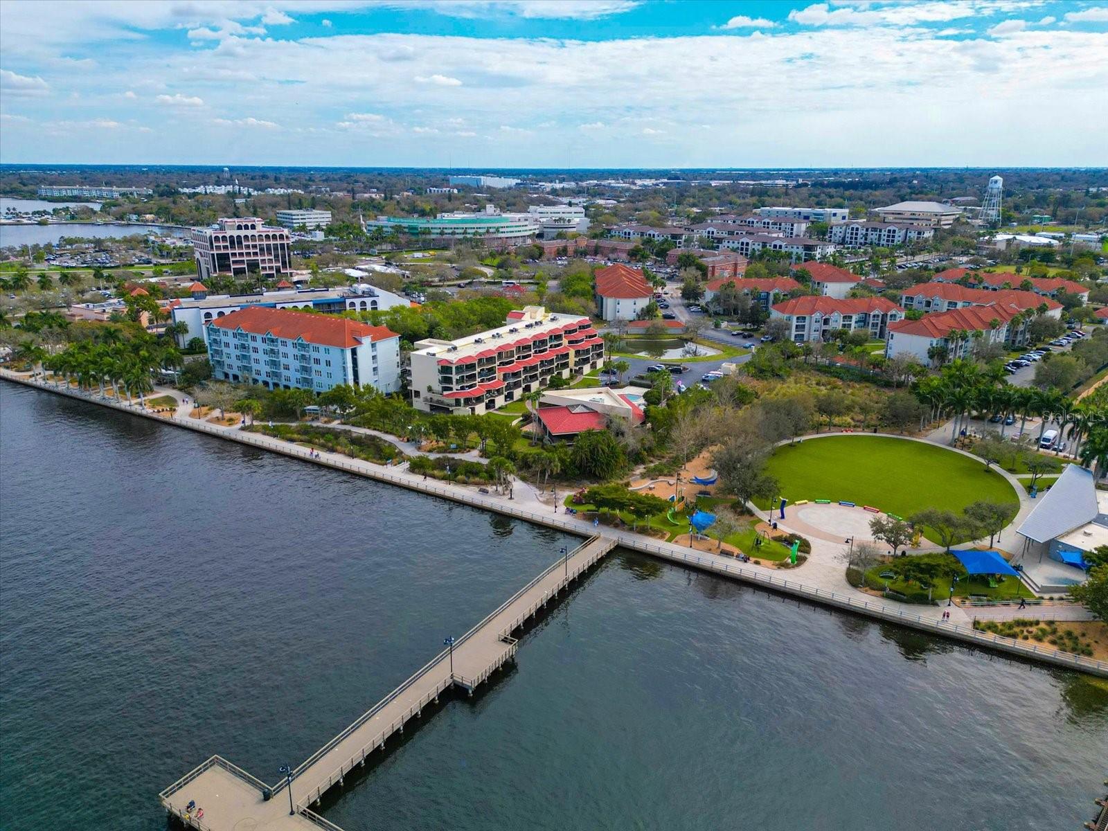 RIVER YACHT & RACQUET CLUB - Residential