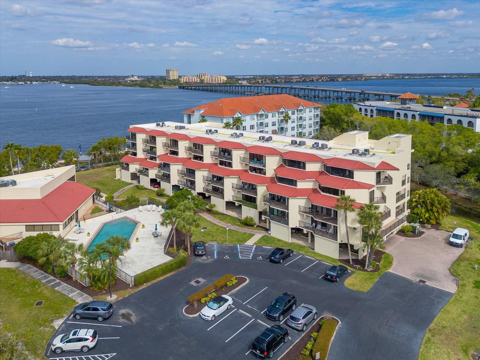 RIVER YACHT & RACQUET CLUB - Residential