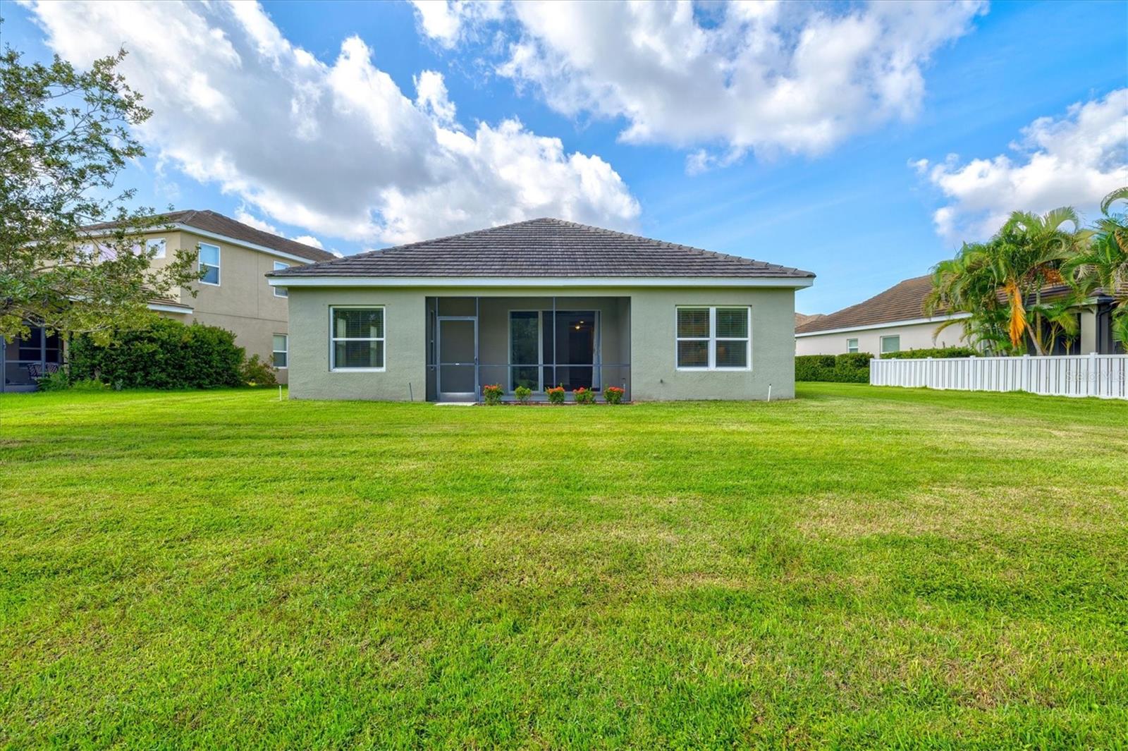 WINDWOOD - Residential