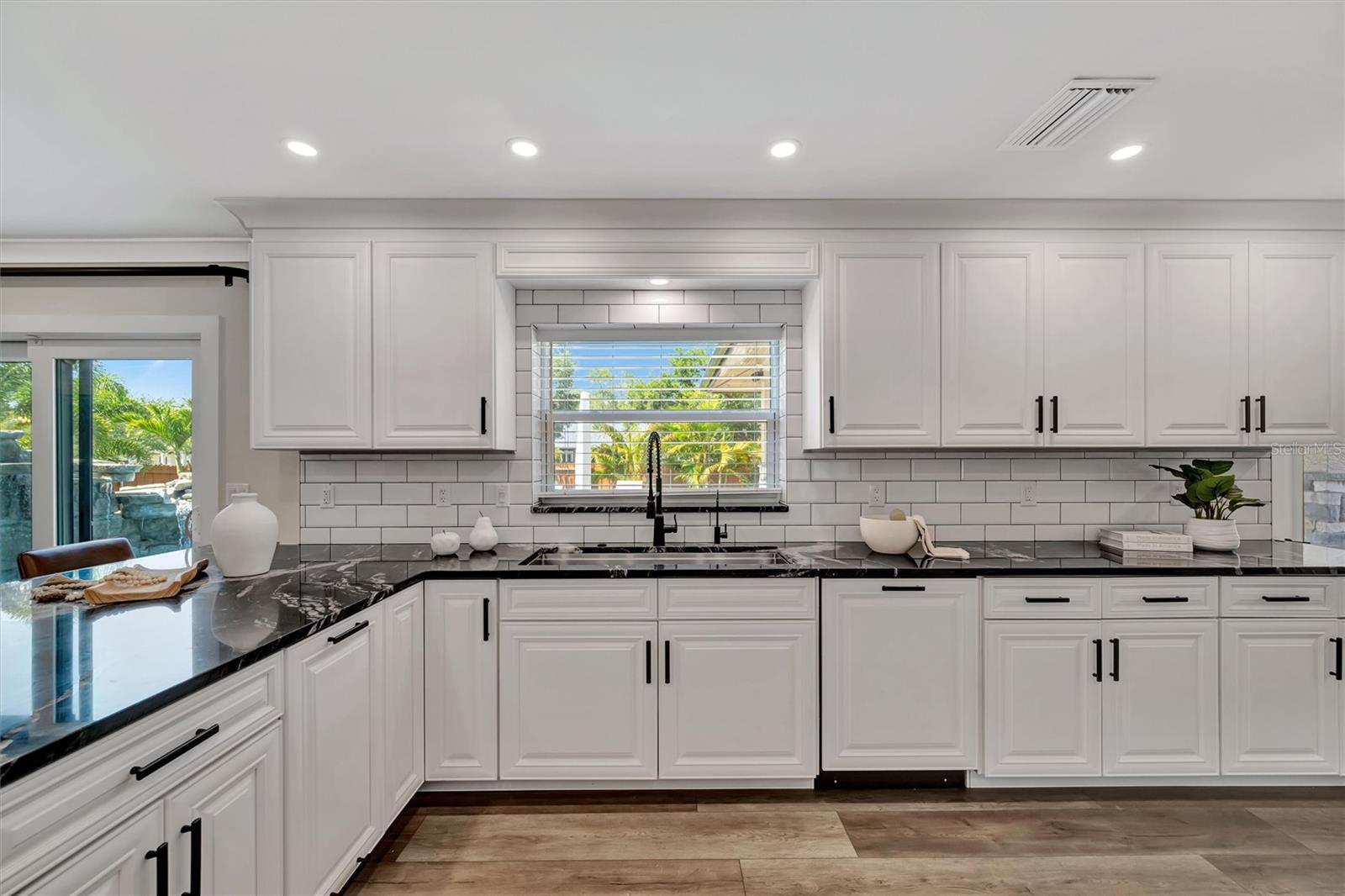 COUNTRY HAVEN LOT 25 - Residential