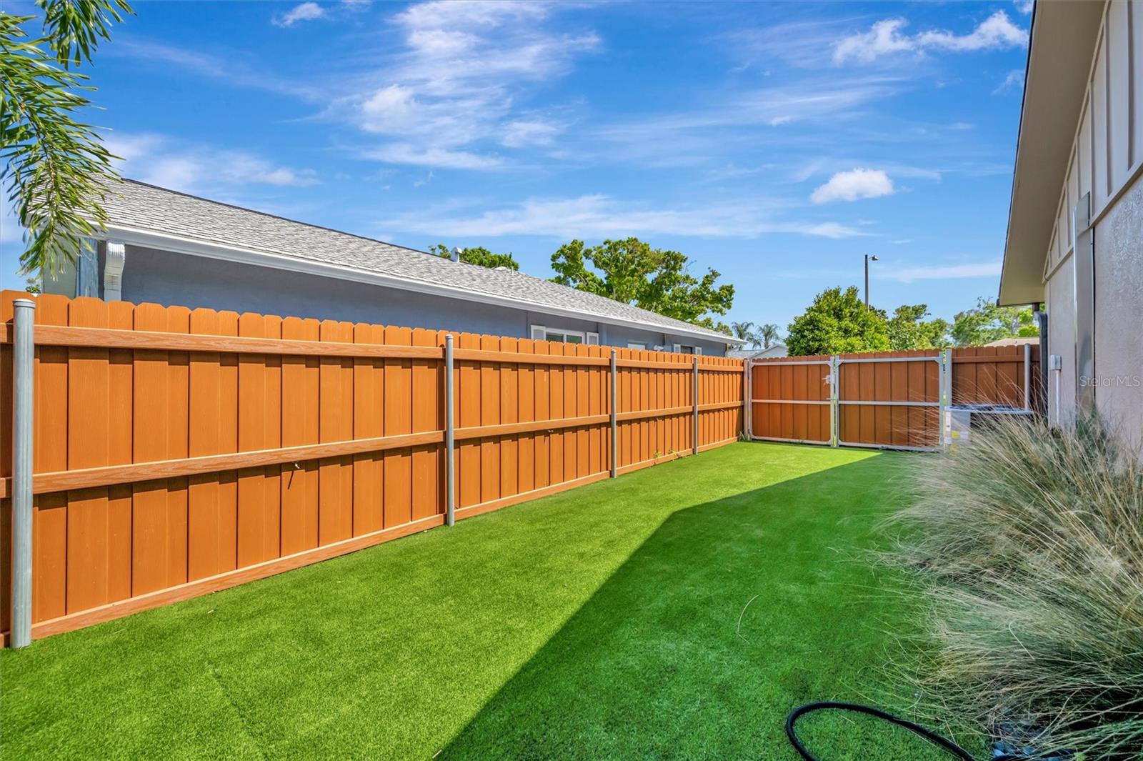 COUNTRY HAVEN LOT 25 - Residential