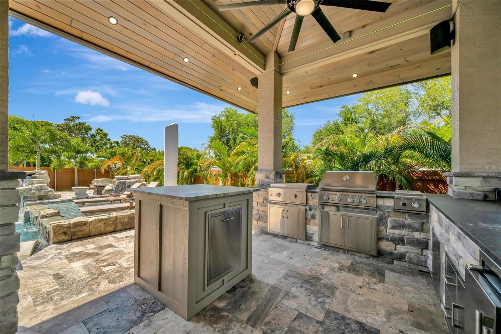 COUNTRY HAVEN LOT 25 - Residential