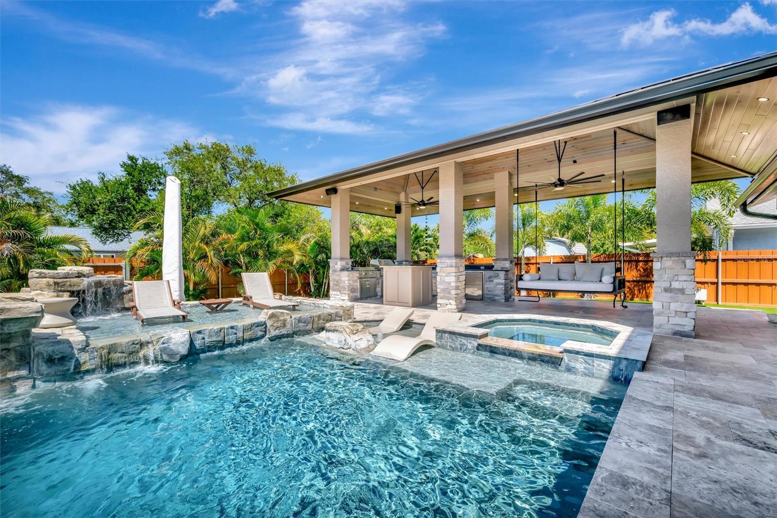 COUNTRY HAVEN LOT 25 - Residential