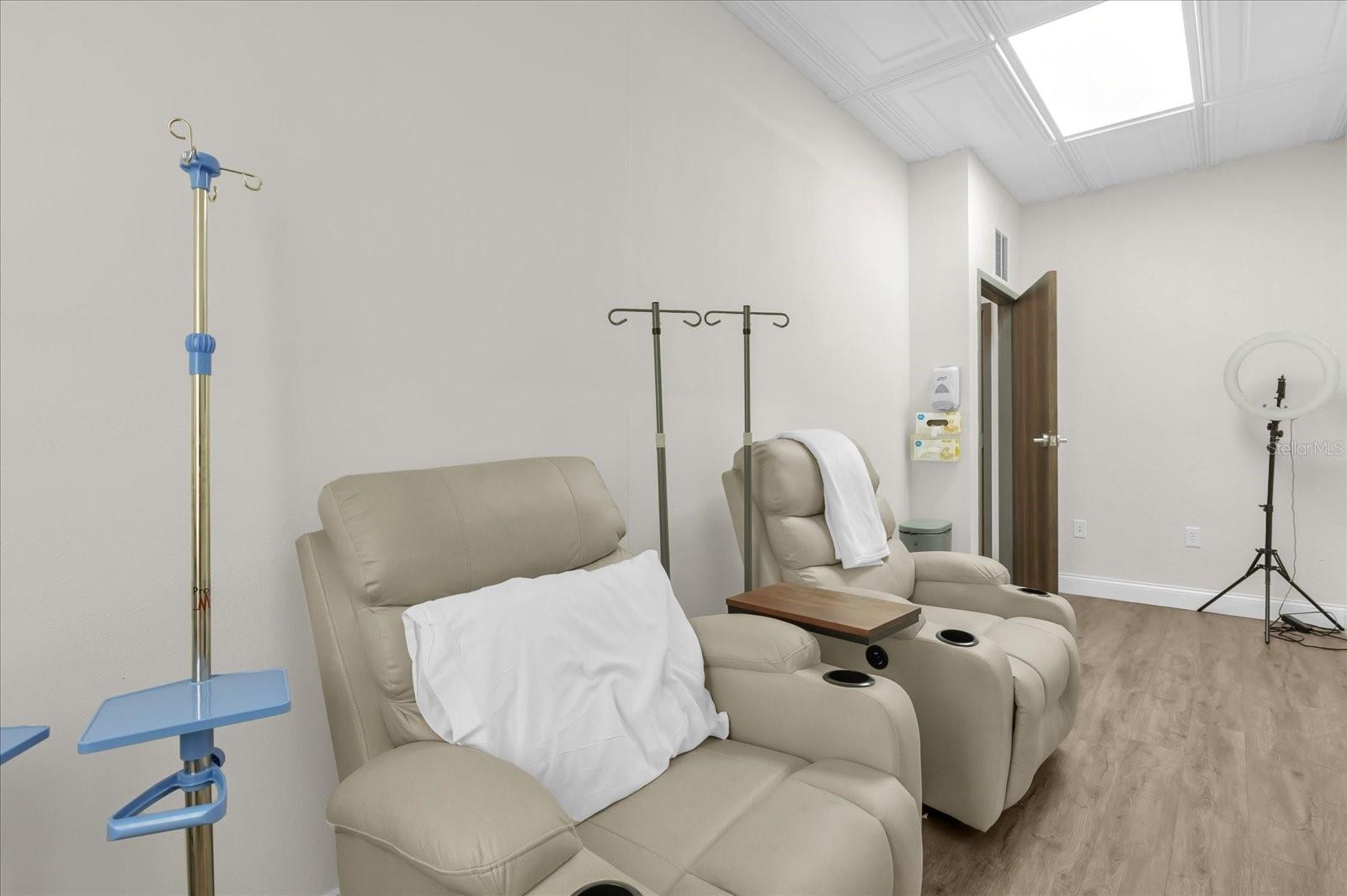 DREWTINA COMMERCE CENTER - Business Opportunity