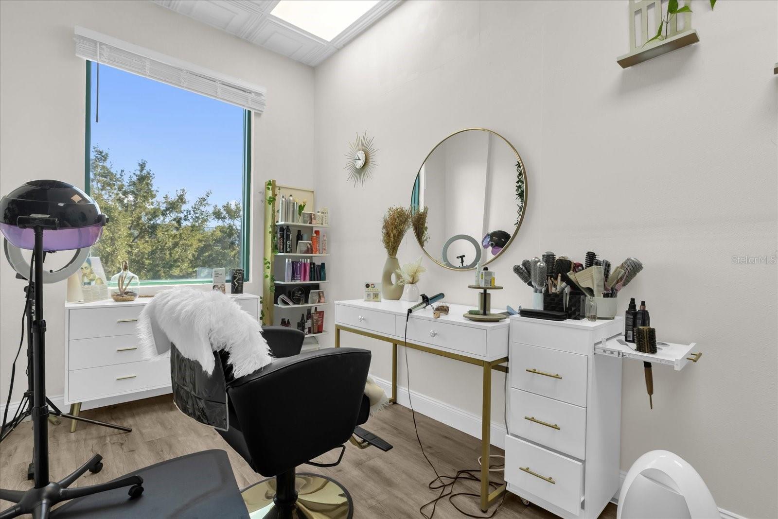 DREWTINA COMMERCE CENTER - Business Opportunity