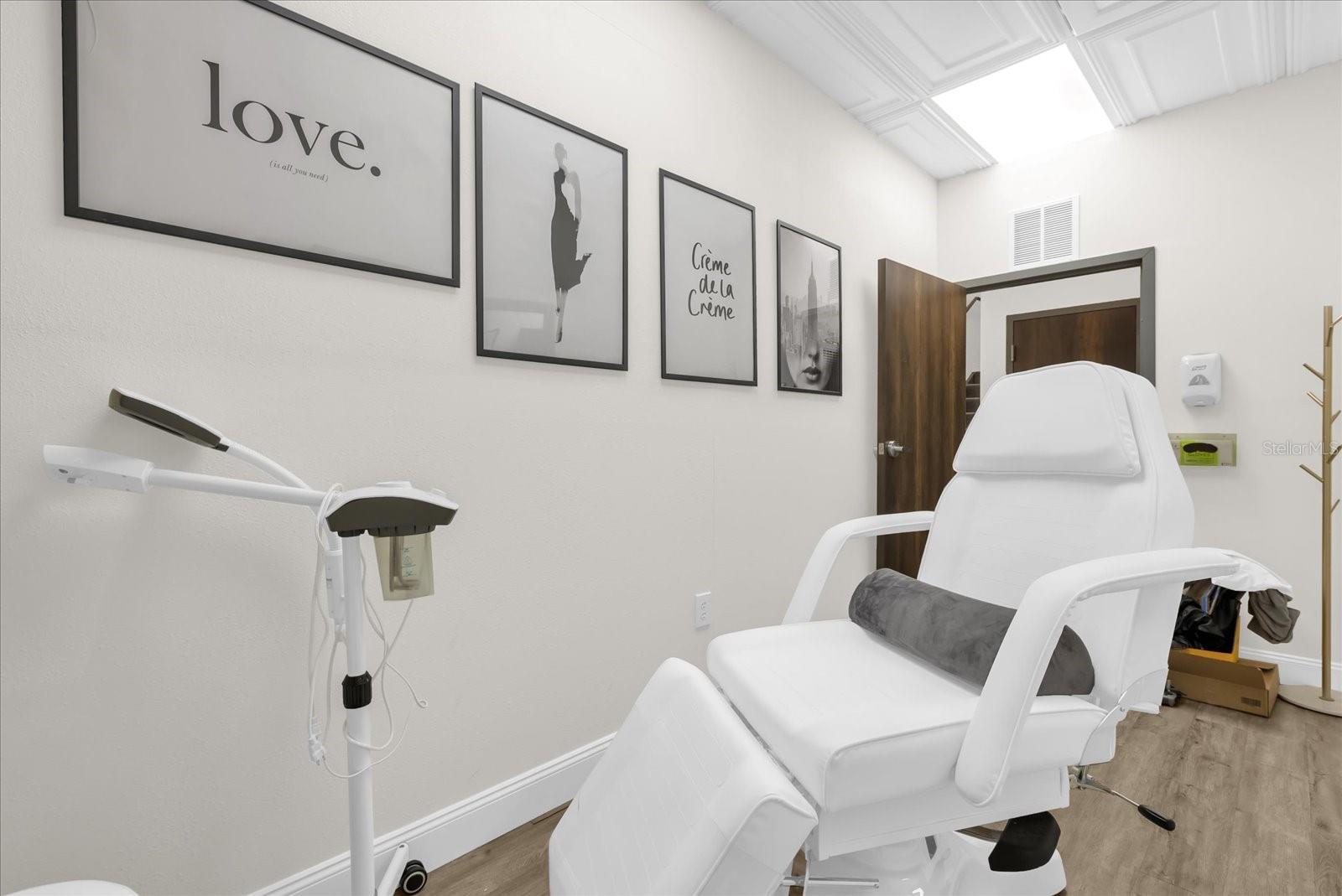 DREWTINA COMMERCE CENTER - Business Opportunity