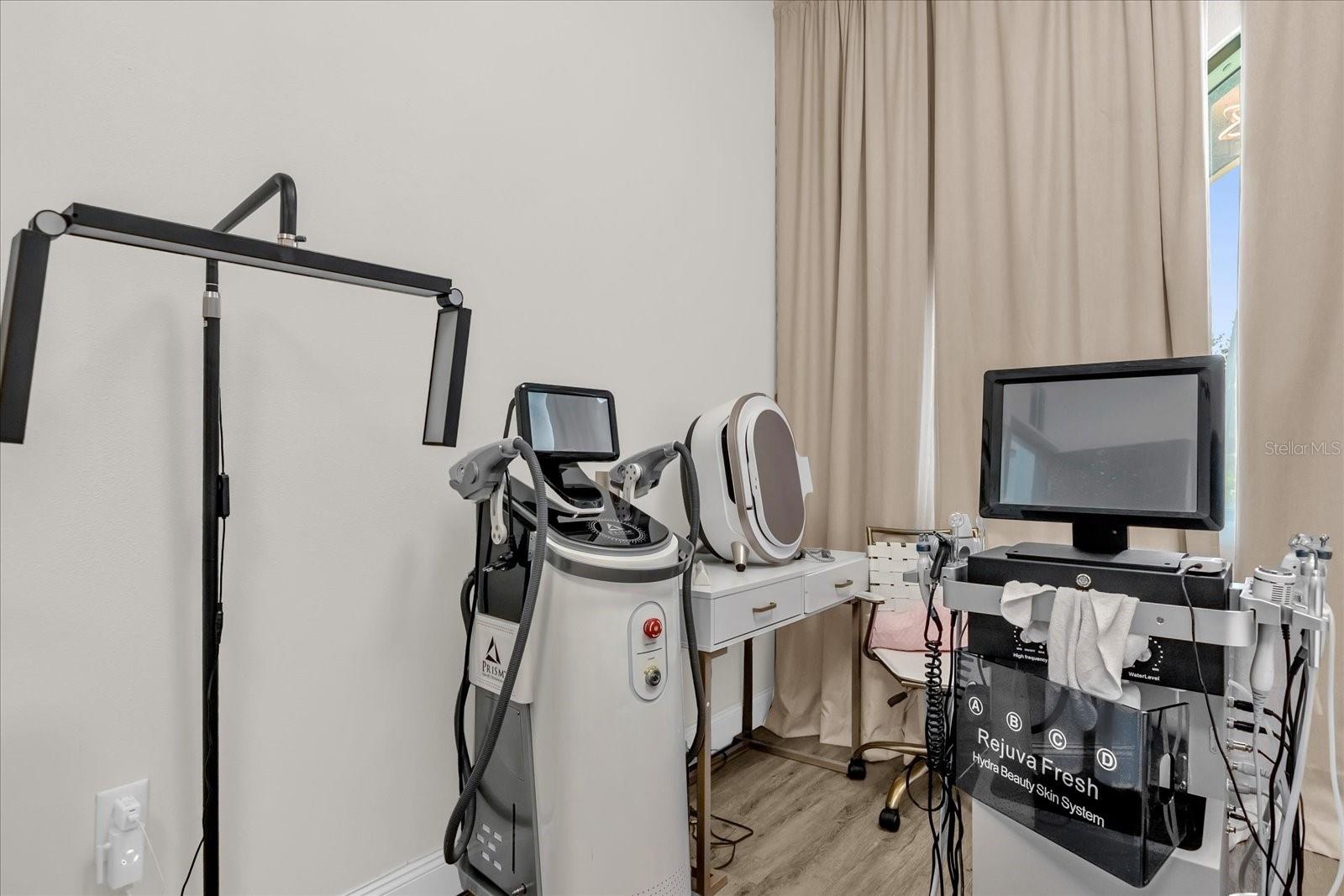 DREWTINA COMMERCE CENTER - Business Opportunity