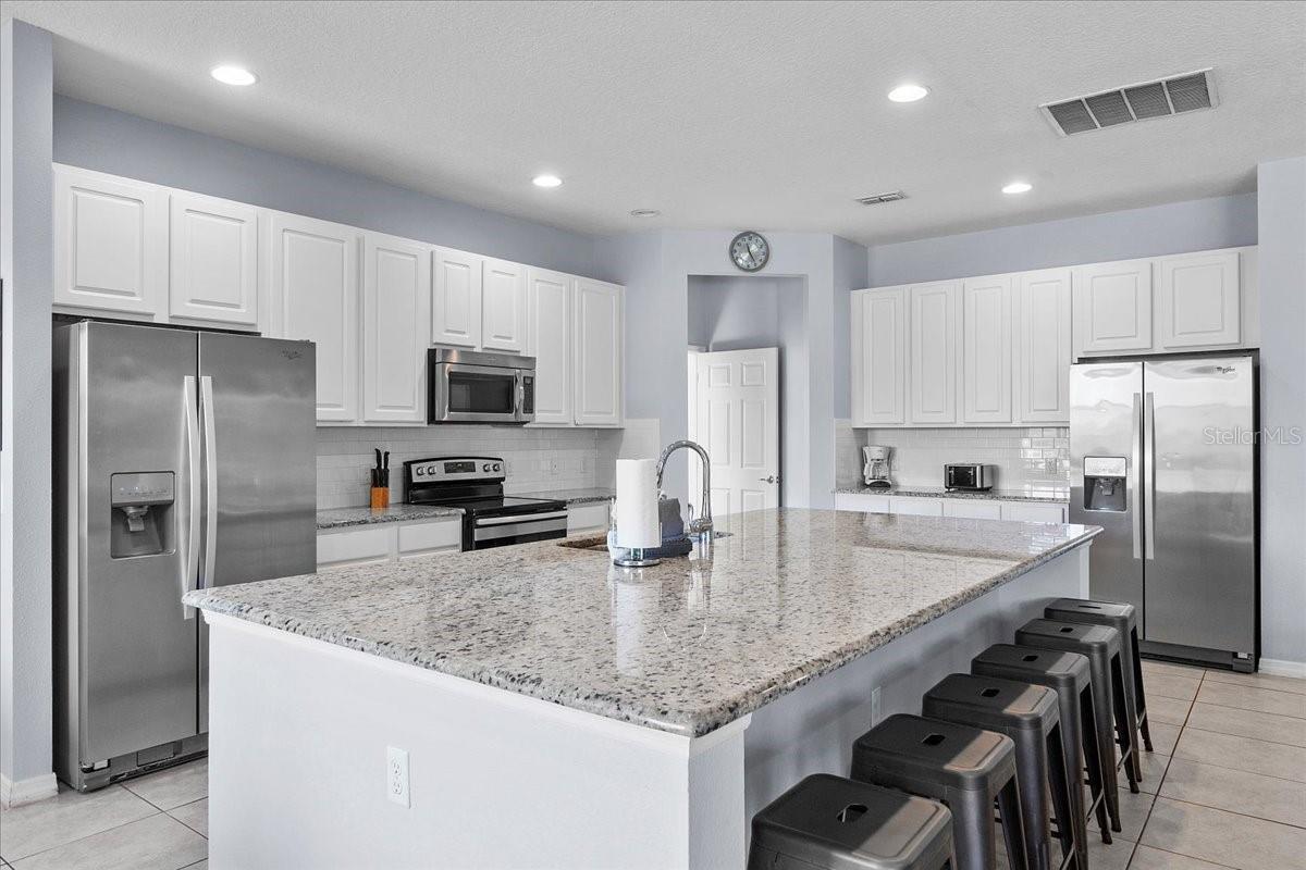 6160 BROAD OAK DRIVE