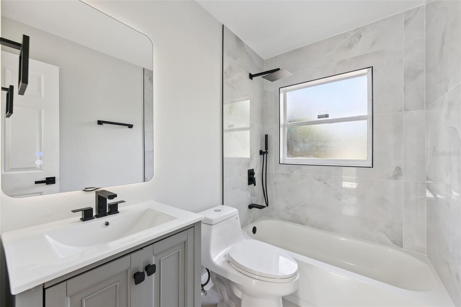 PALM POINT - Residential