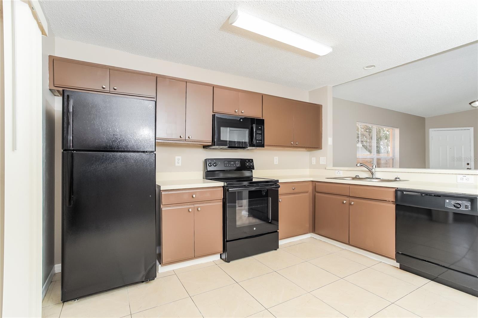 ROYAL RIDGE - Residential Lease