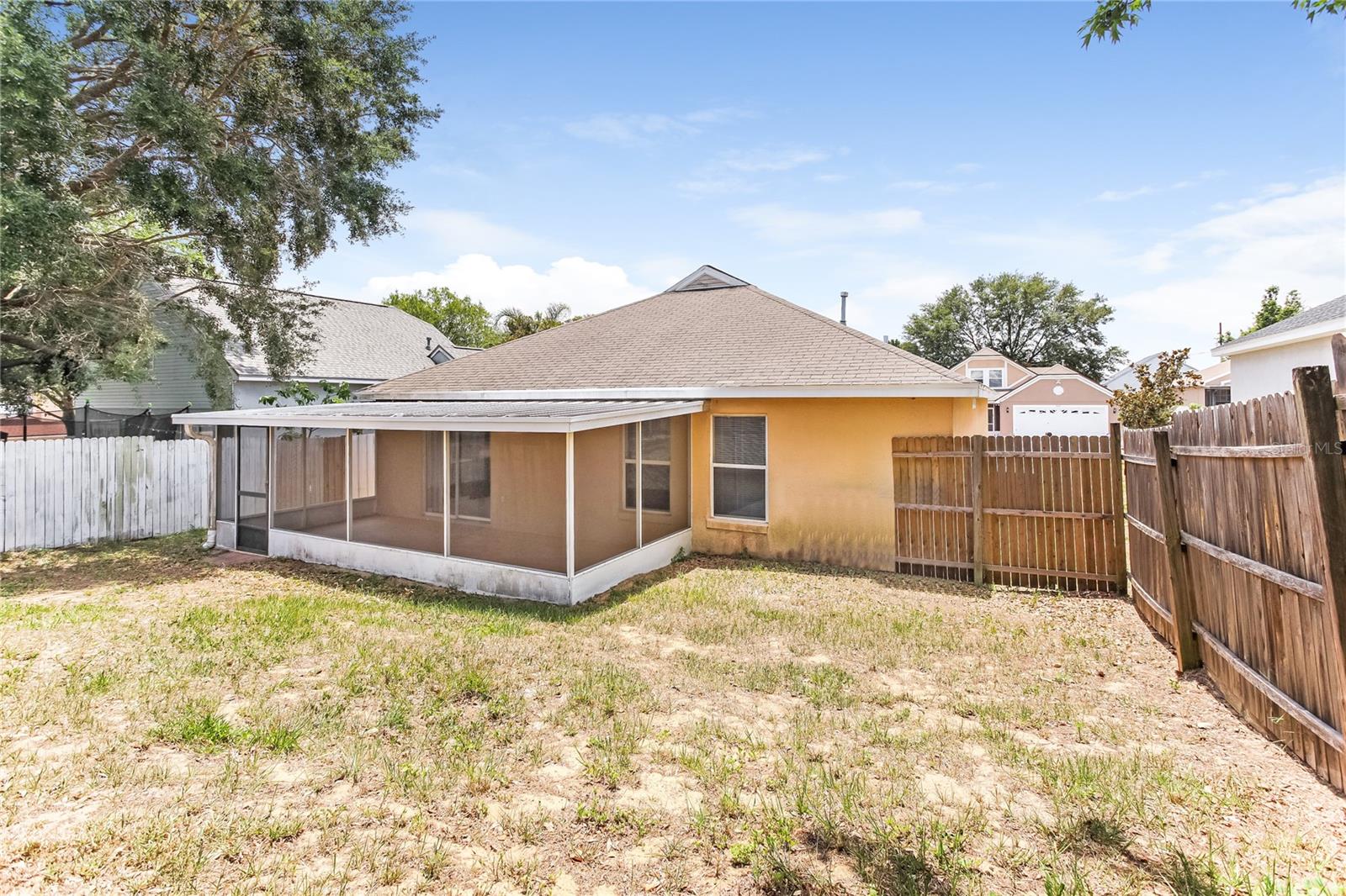 ROYAL RIDGE - Residential Lease