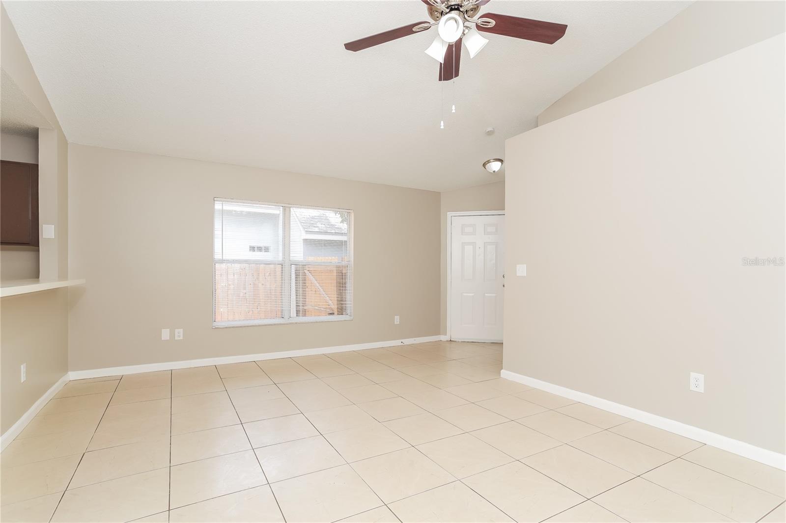 ROYAL RIDGE - Residential Lease