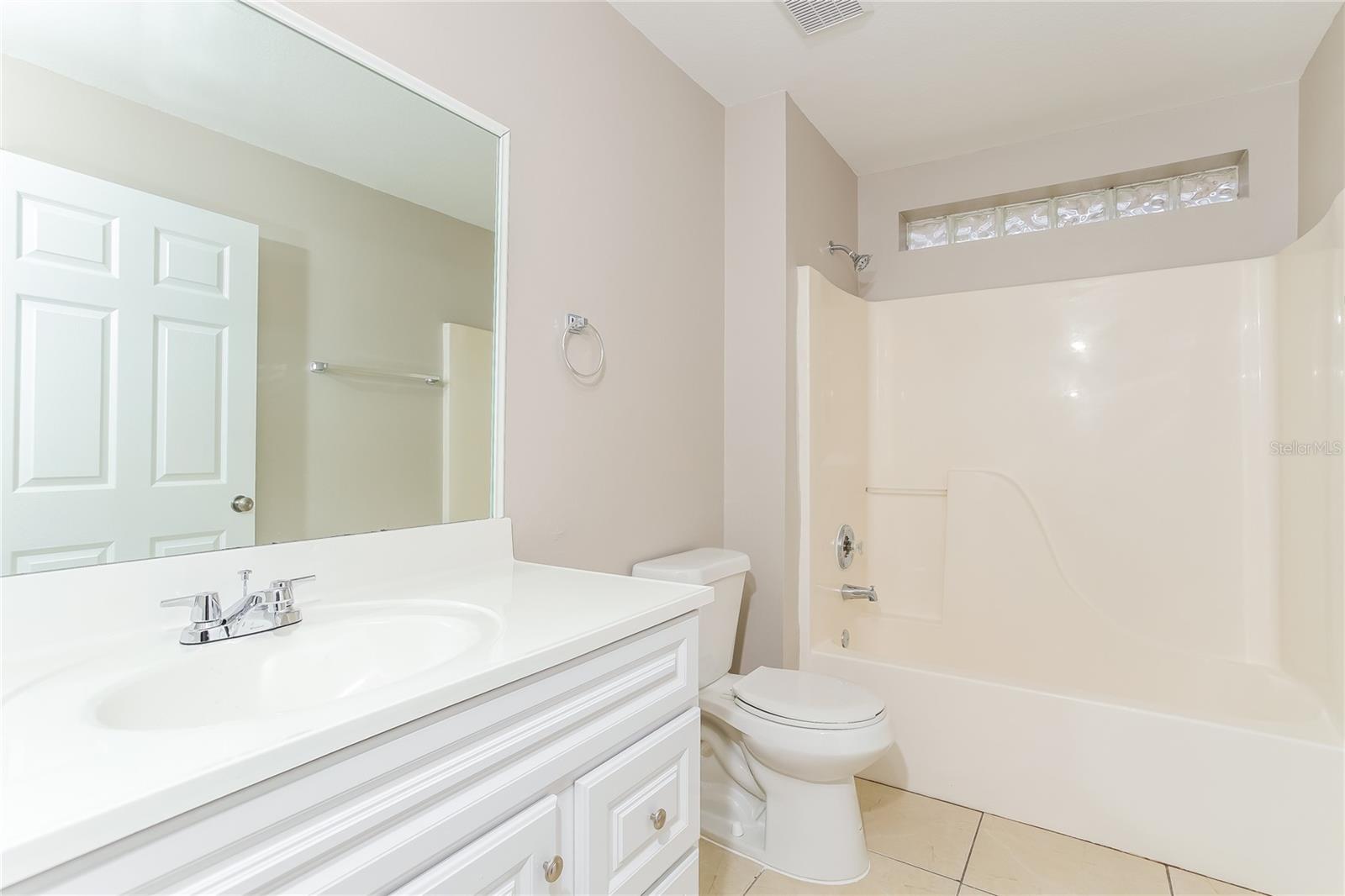 ROYAL RIDGE - Residential Lease