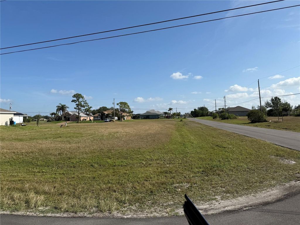 Photo of 1425 NW 31st Place, Cape Coral, FL 33993 (MLS # C7502758)