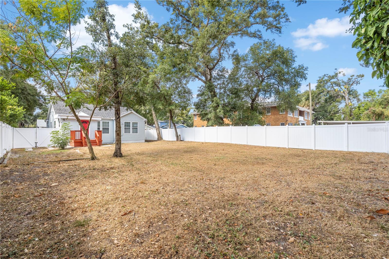 DE LEON PARK - Residential