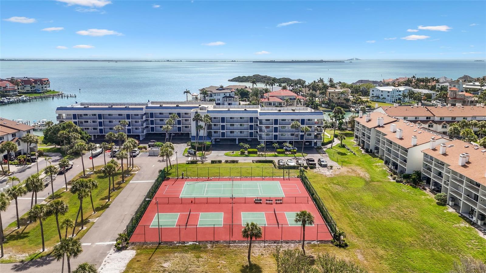 PALMS OF TIERRA - Residential