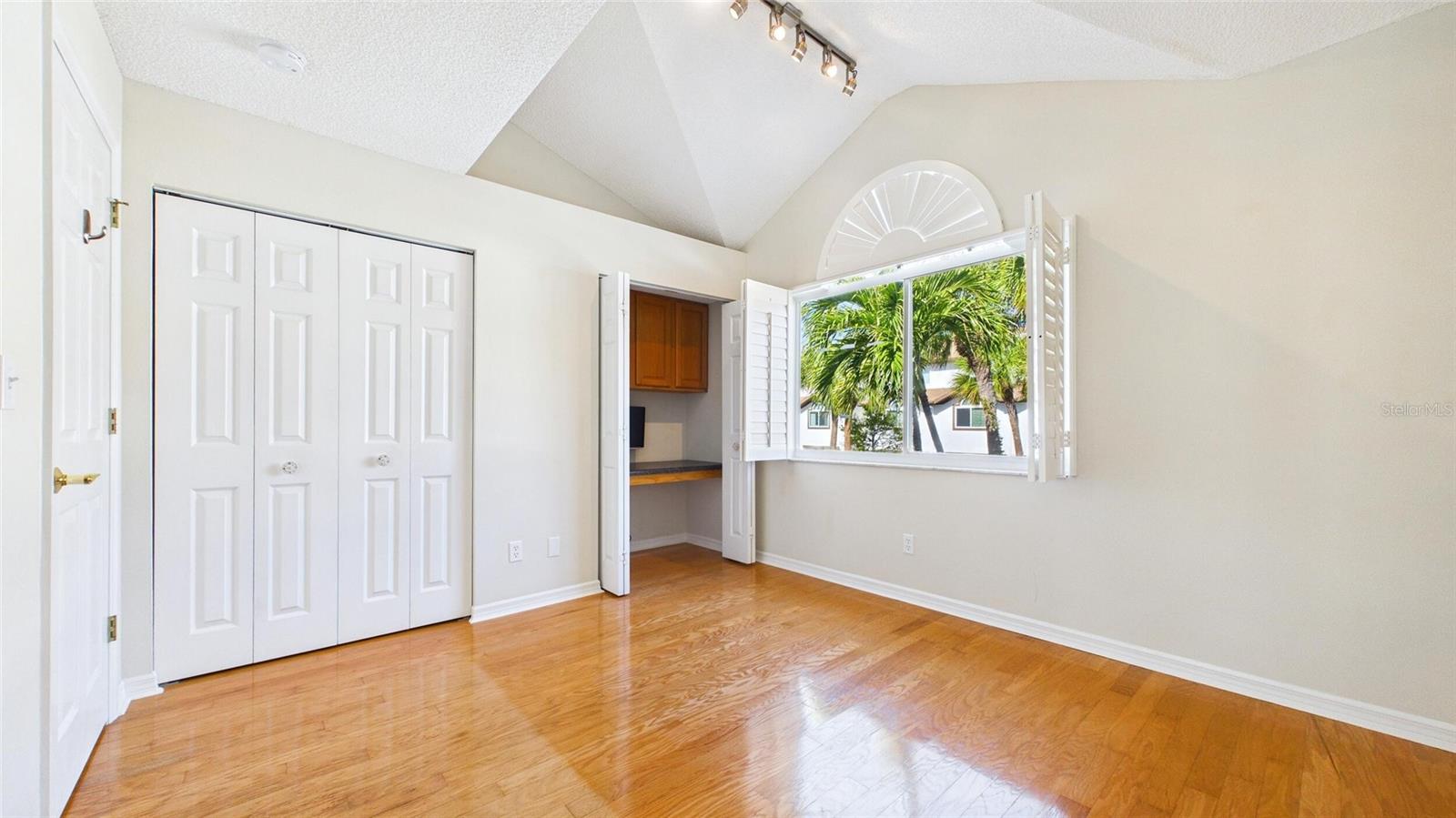 PALMS OF TIERRA - Residential
