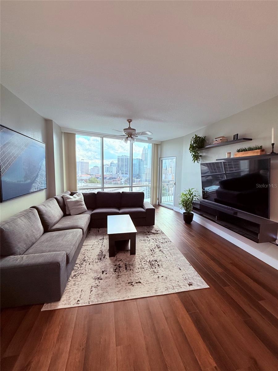 322 E CENTRAL BOULEVARD 1207