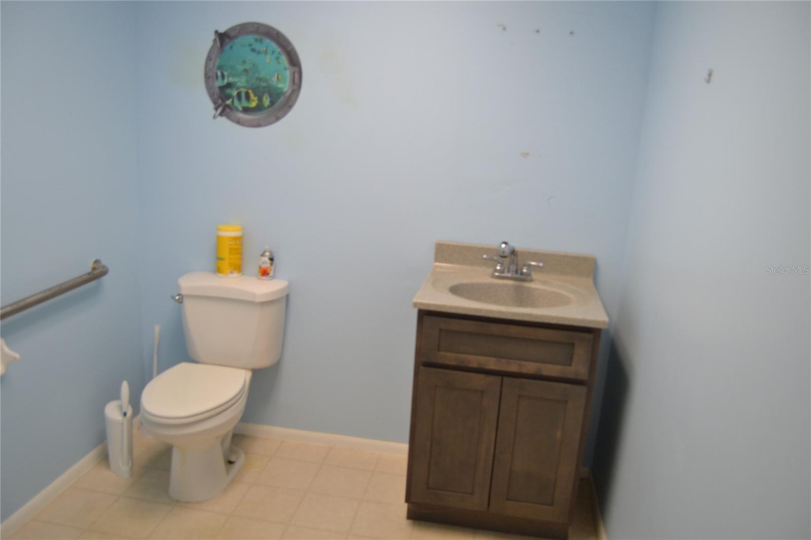 TIMBER HILLS PLAZA PH 2 - Commercial Lease