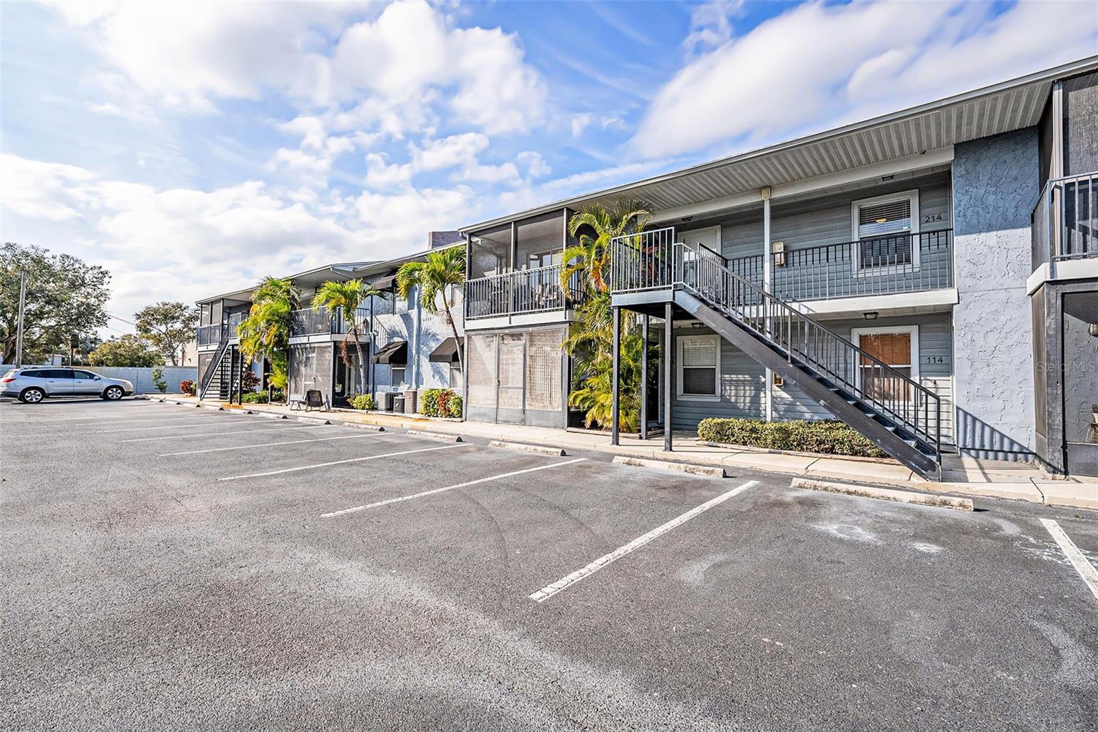 Modern and stylish 2-bedroom, 2-bathroom condo in South Tampa — fully updated, move-in ready, and not located in a flood zone. This second-floor corner unit offers peace of mind, low-maintenance living, and a strong investment opportunity in one of Tampa’s most sought-after areas.
Recent upgrades include a new A/C (2022), water heater (2022), and roof (2019–2020). Additional improvements such as fresh interior paint, new bedroom carpeting, updated blinds, and a full re-pipe to eliminate outdated polybutylene plumbing add long-term value and reliability.
The kitchen is equipped with stainless steel appliances, solid wood cabinetry, stone countertops, and a convenient breakfast bar — all flowing into a bright, open-concept living area. The split-bedroom layout ensures privacy, with each bedroom featuring its own full bath. Enjoy the outdoors from your private, screened-in balcony. A spacious utility room offers a full-size washer and dryer plus extra storage.
Located in a quiet, gated community, this condo offers exceptional proximity to Tampa General Hospital, Hyde Park Village, Gandy Bridge, Bayshore Blvd, Downtown Tampa, MacDill AFB, and Tampa International Airport. With its prime location and solid updates, this property is a smart choice for both homeowners and investors seeking reliable, flood zone-free real estate in South Tampa.