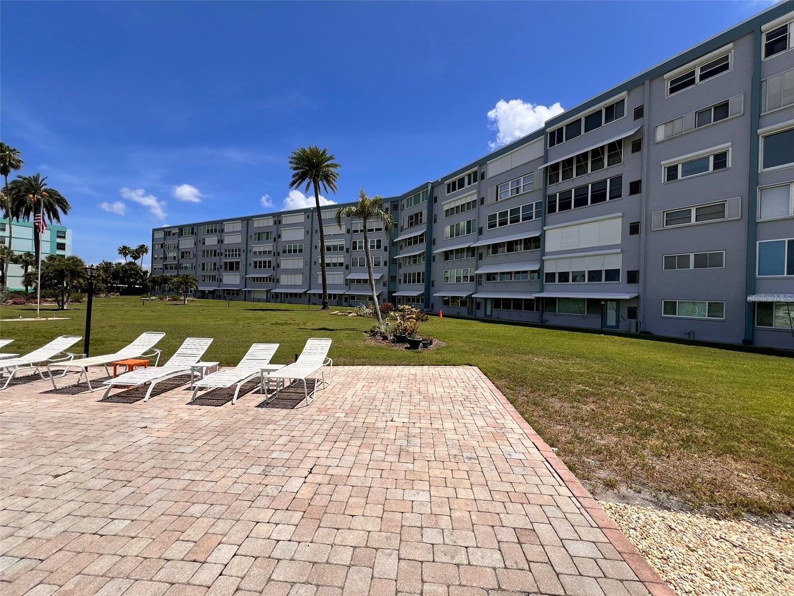SHORE TOWERS BLDG - Residential