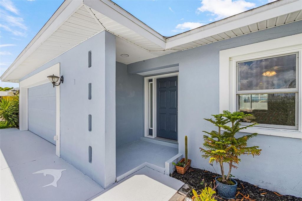 Photo of 1320 SE 26th Terrace, Cape Coral, FL 33904 (MLS # TB8510801)