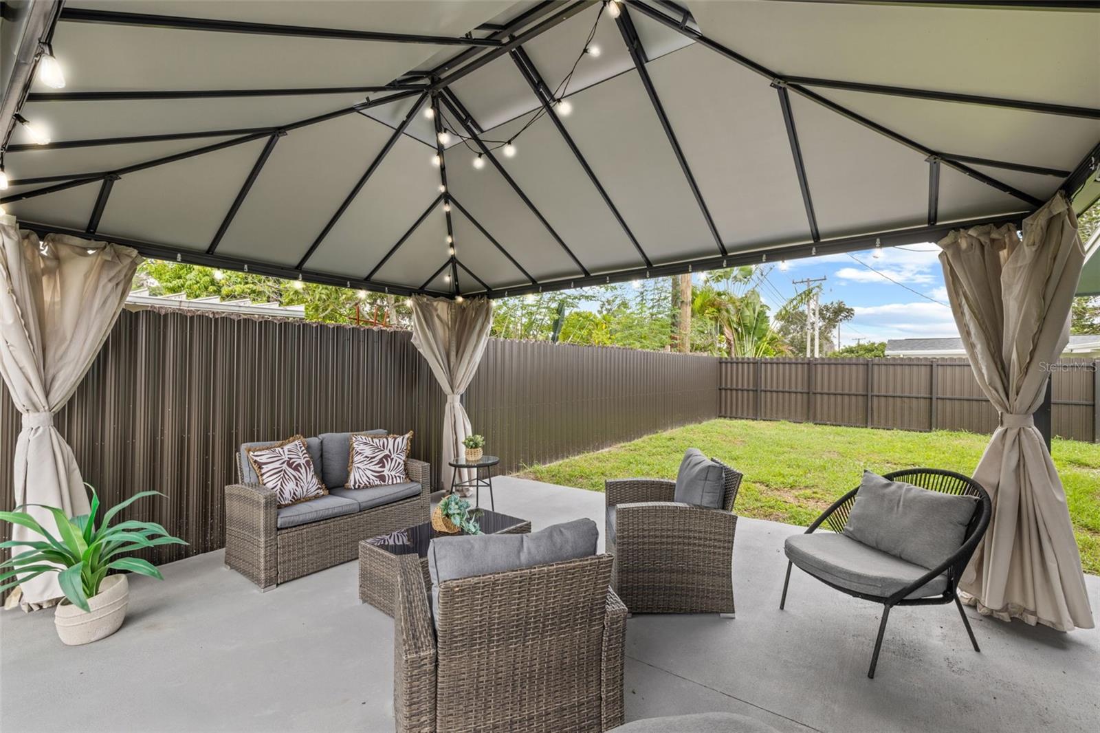 WINDSOR PARK FIRST UNIT - Residential