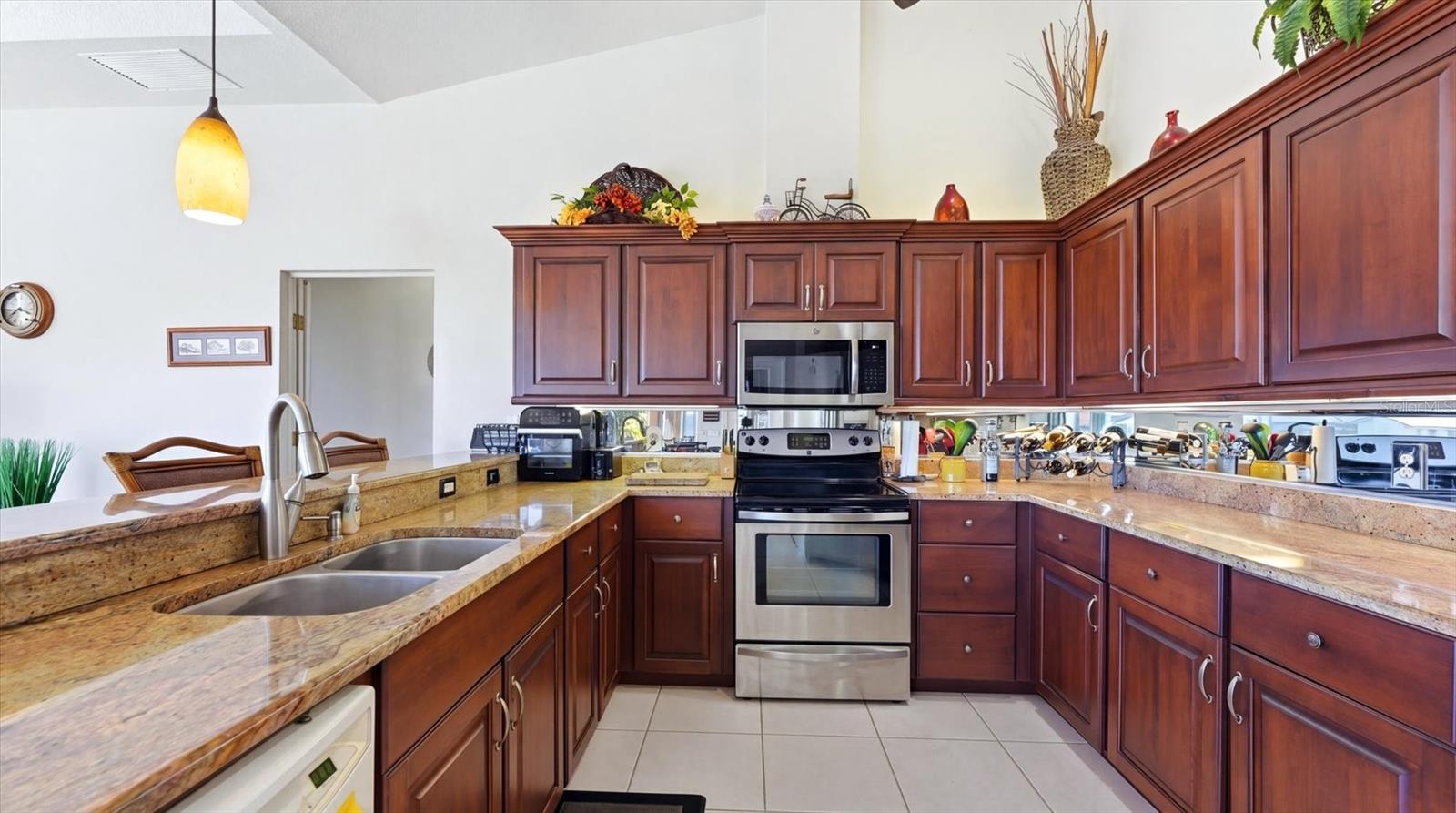 ENGLEWOOD ISLES SUB - Residential