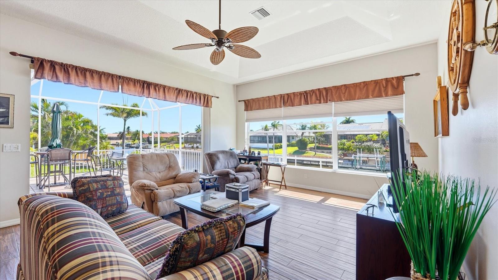 ENGLEWOOD ISLES SUB - Residential