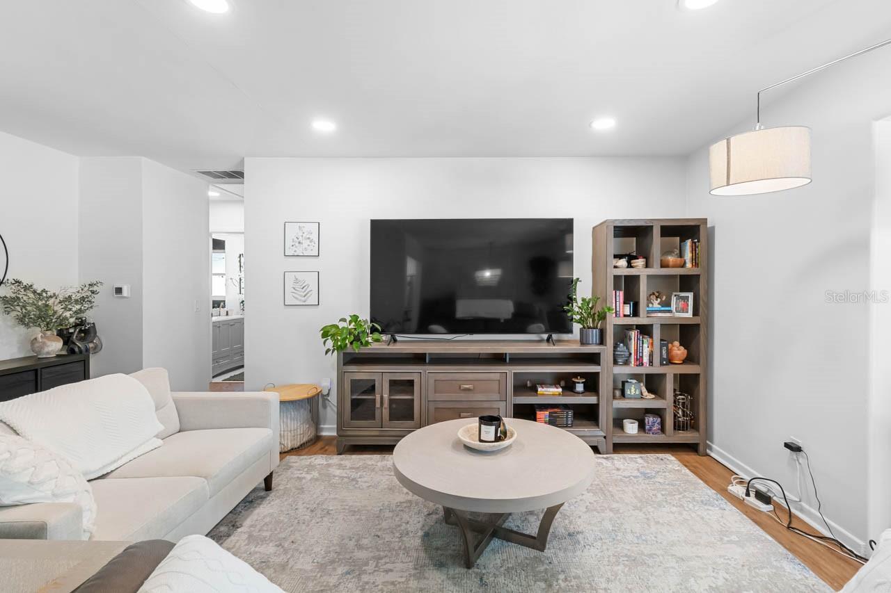 HARBOR HILLS - Residential