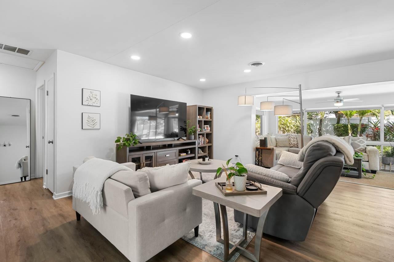 HARBOR HILLS - Residential