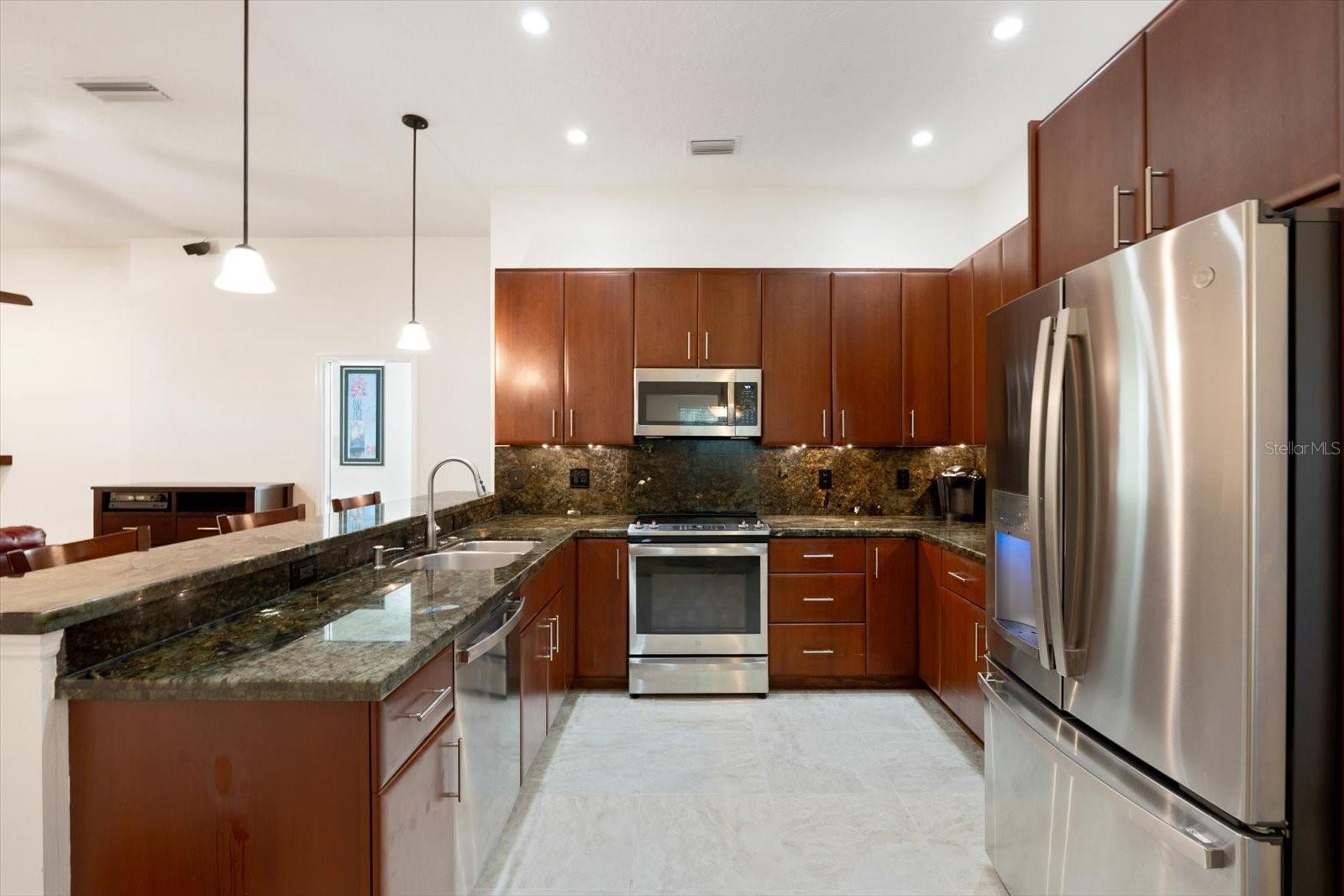 COLONIAL OAKS - Residential