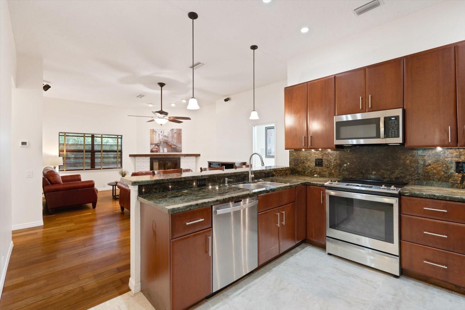 COLONIAL OAKS - Residential